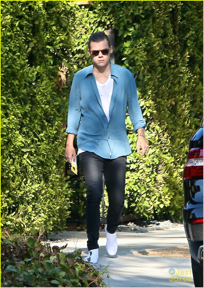 harry styles steps out before taylor swift out of woods drops 15