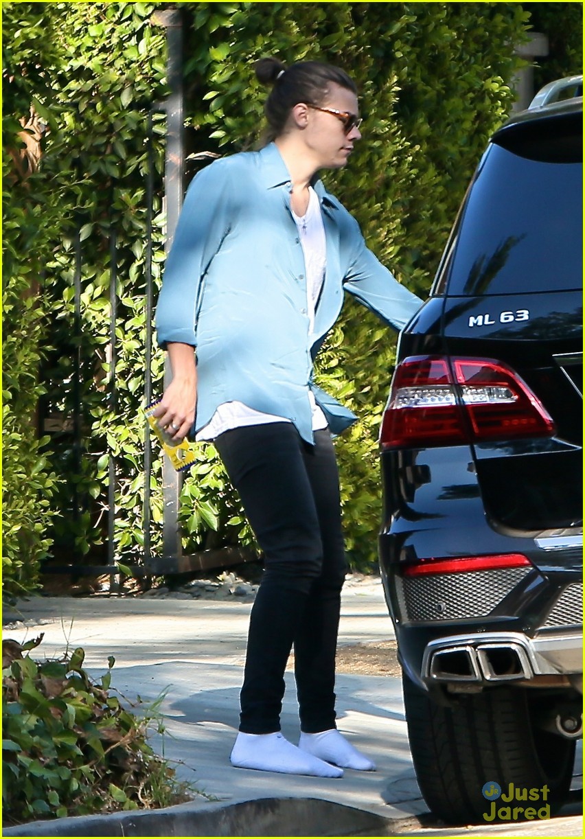 harry styles steps out before taylor swift out of woods drops 31