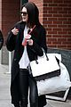 kendall jenner gigi hadid root for knicks at madison square garden 07