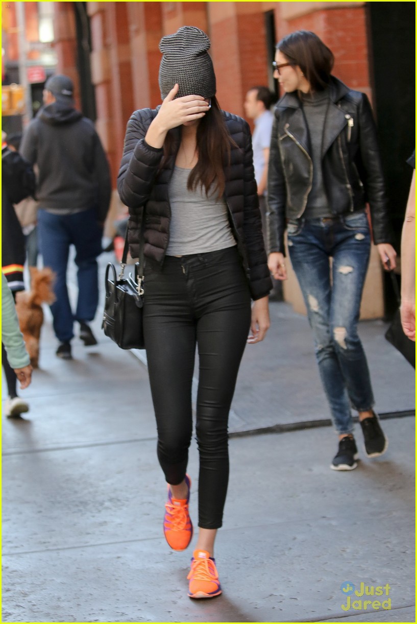 kendall jenner ditches her paris runway looks for fall fashion in nyc 07