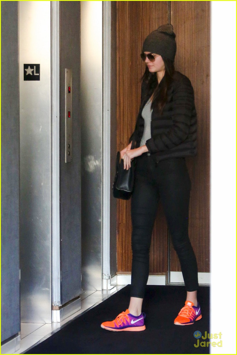kendall jenner ditches her paris runway looks for fall fashion in nyc 09