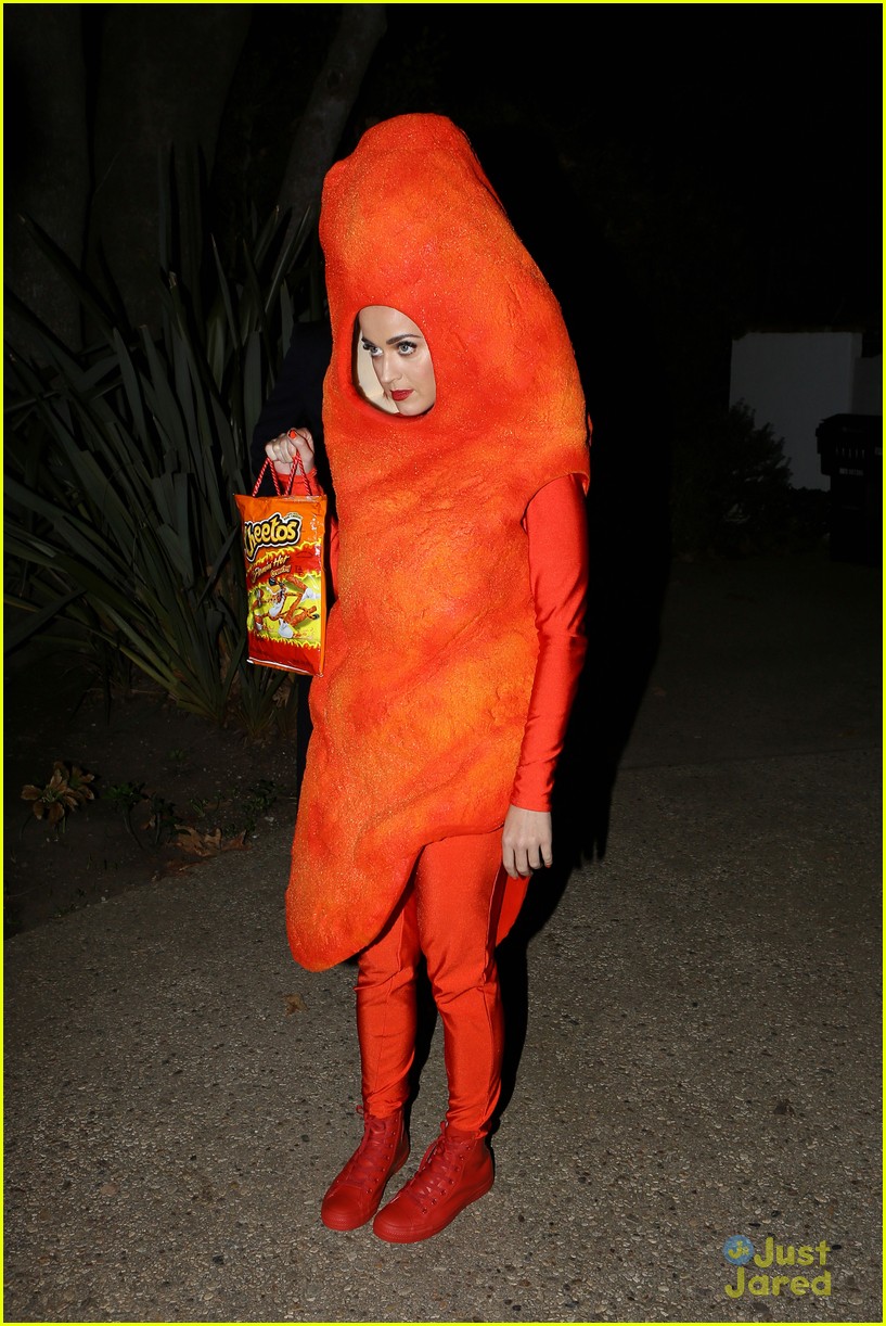 katy perry turns into a flaming hot cheeto for halloween 2014 05