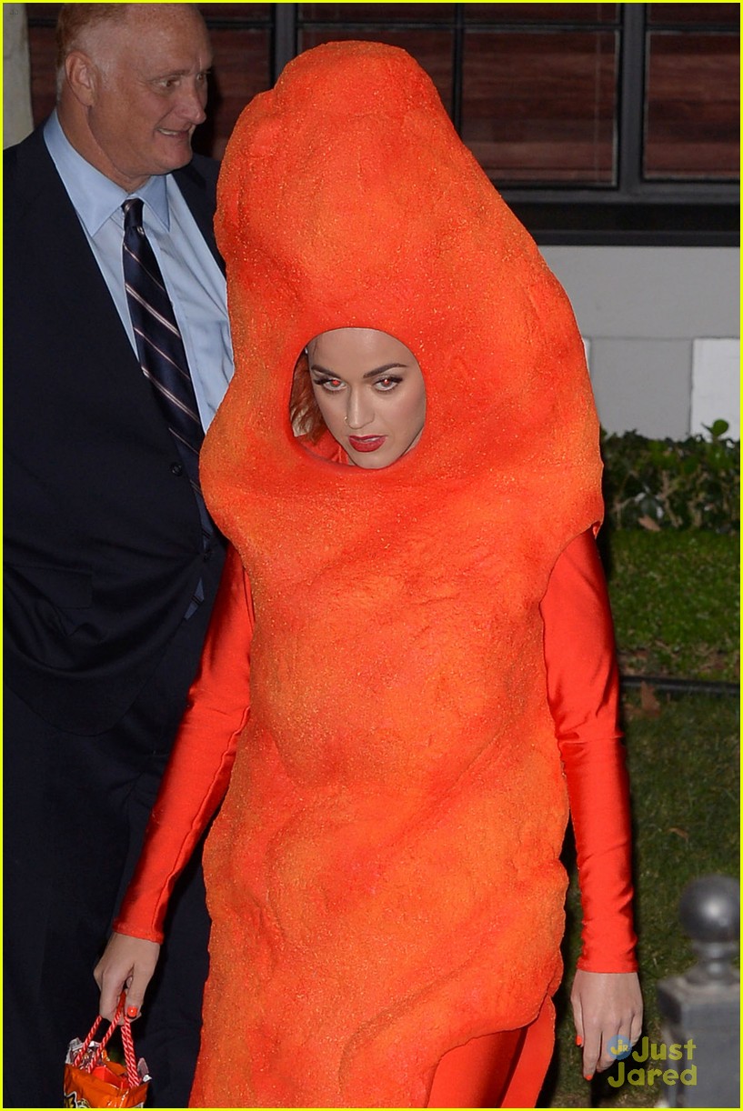 katy perry turns into a flaming hot cheeto for halloween 2014 13