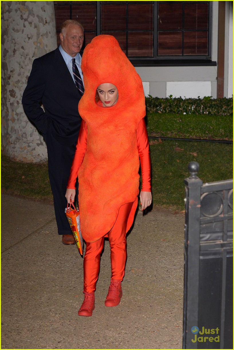 katy perry turns into a flaming hot cheeto for halloween 2014 15
