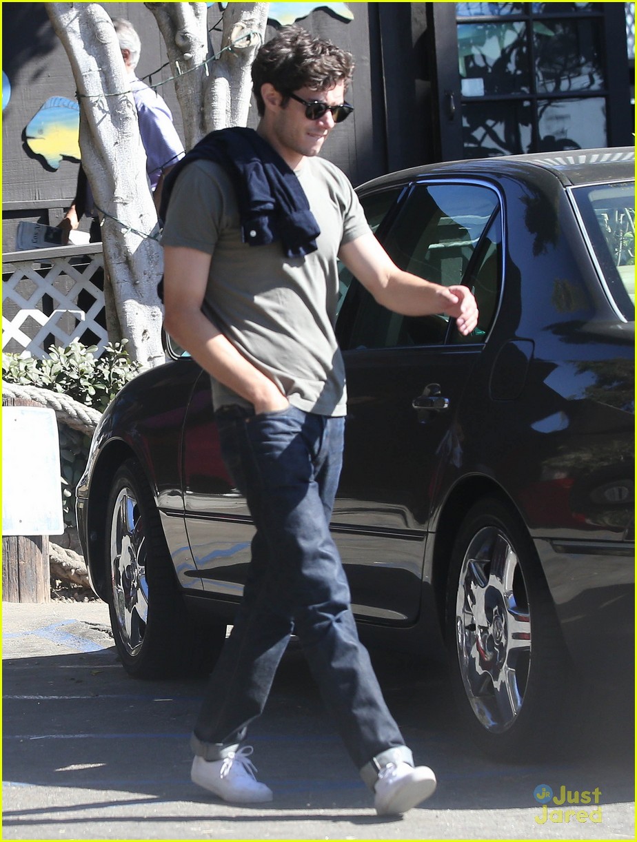 leighton meester adam brody take their family to lunch 11