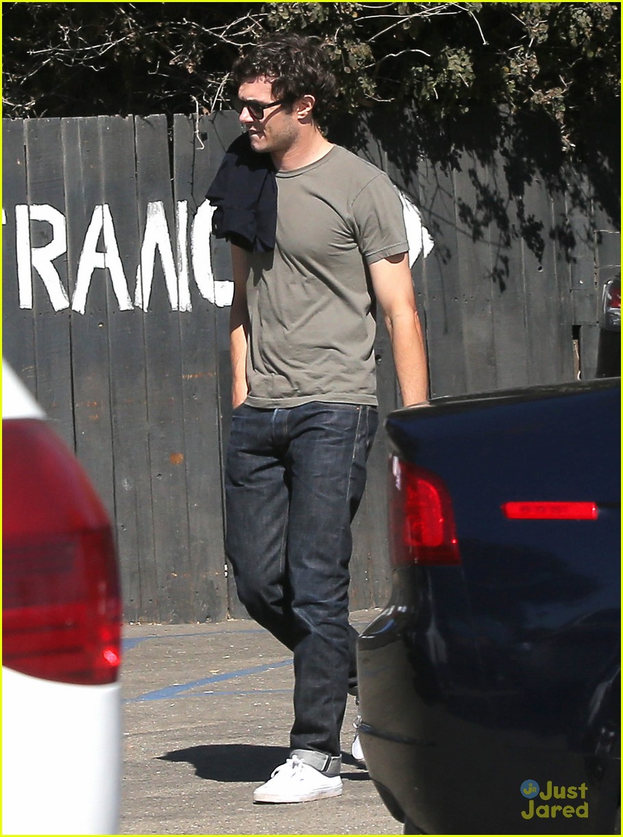 leighton meester adam brody take their family to lunch 18