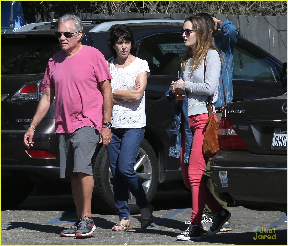 leighton meester adam brody take their family to lunch 19