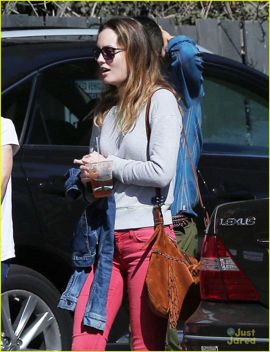 leighton meester adam brody take their family to lunch 20