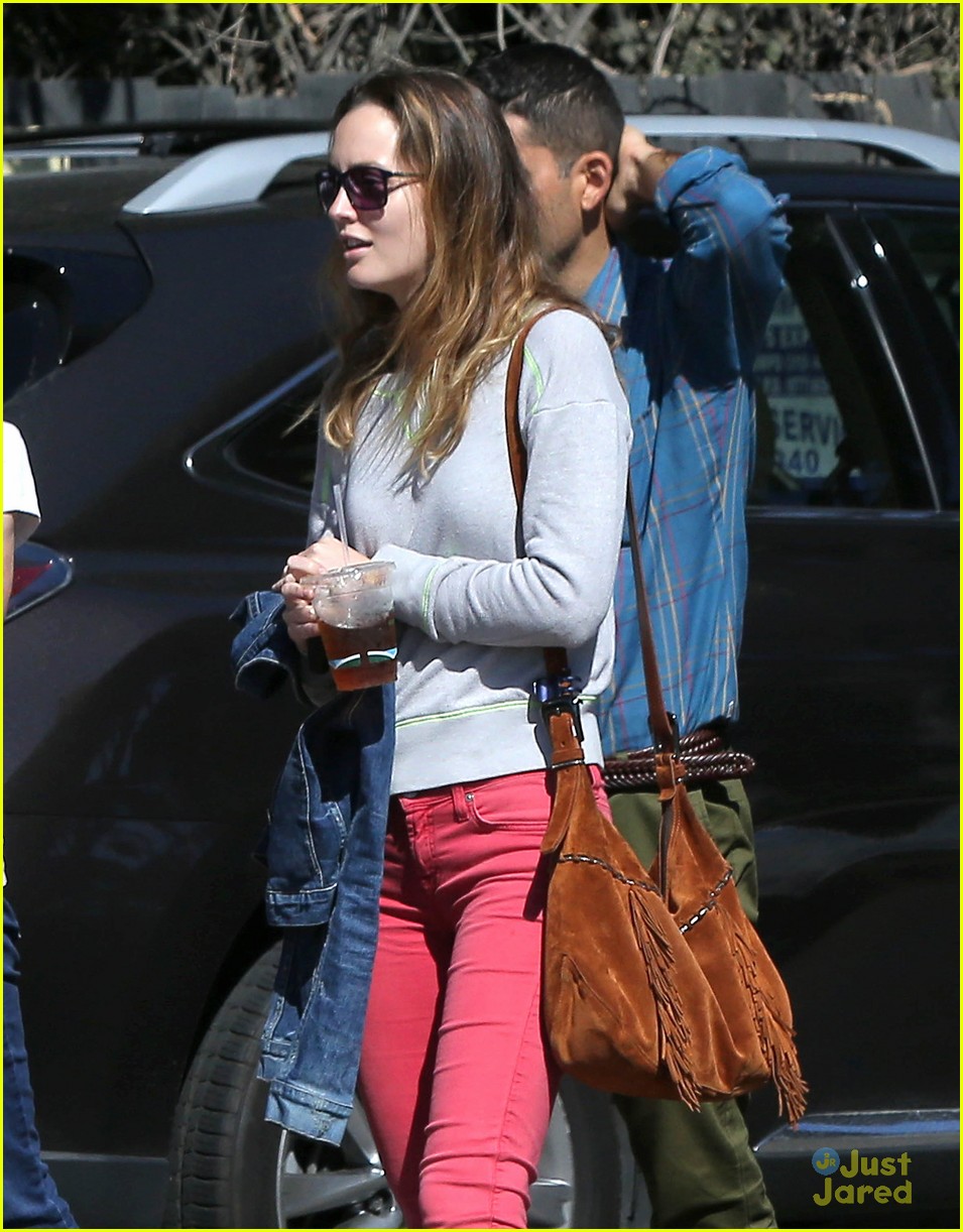 leighton meester adam brody take their family to lunch 21