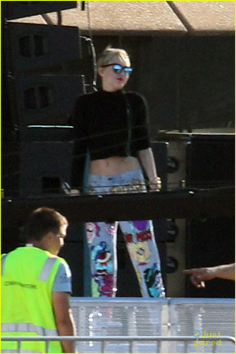 miley cyrus doesnt care if people call her crazy because i am crazy 03