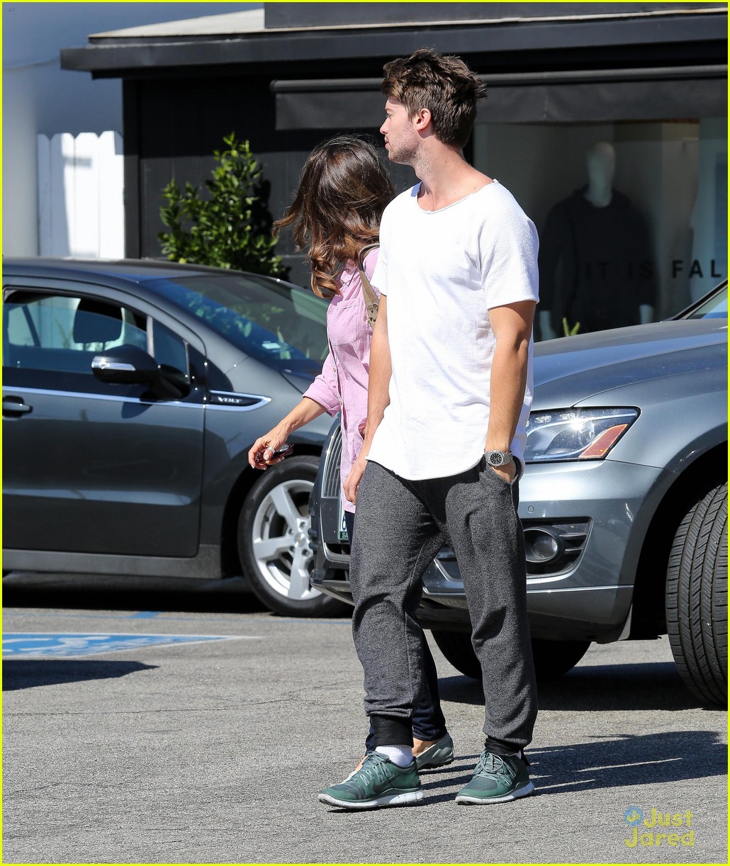 patrick schwarzenegger spends the morning with his mom 12