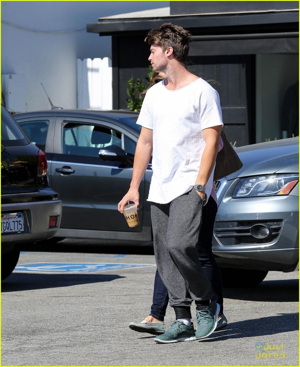 patrick schwarzenegger spends the morning with his mom 13