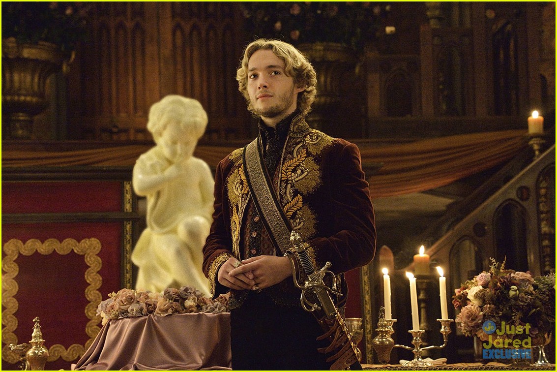 francis toby regbo reign exclusive still 02