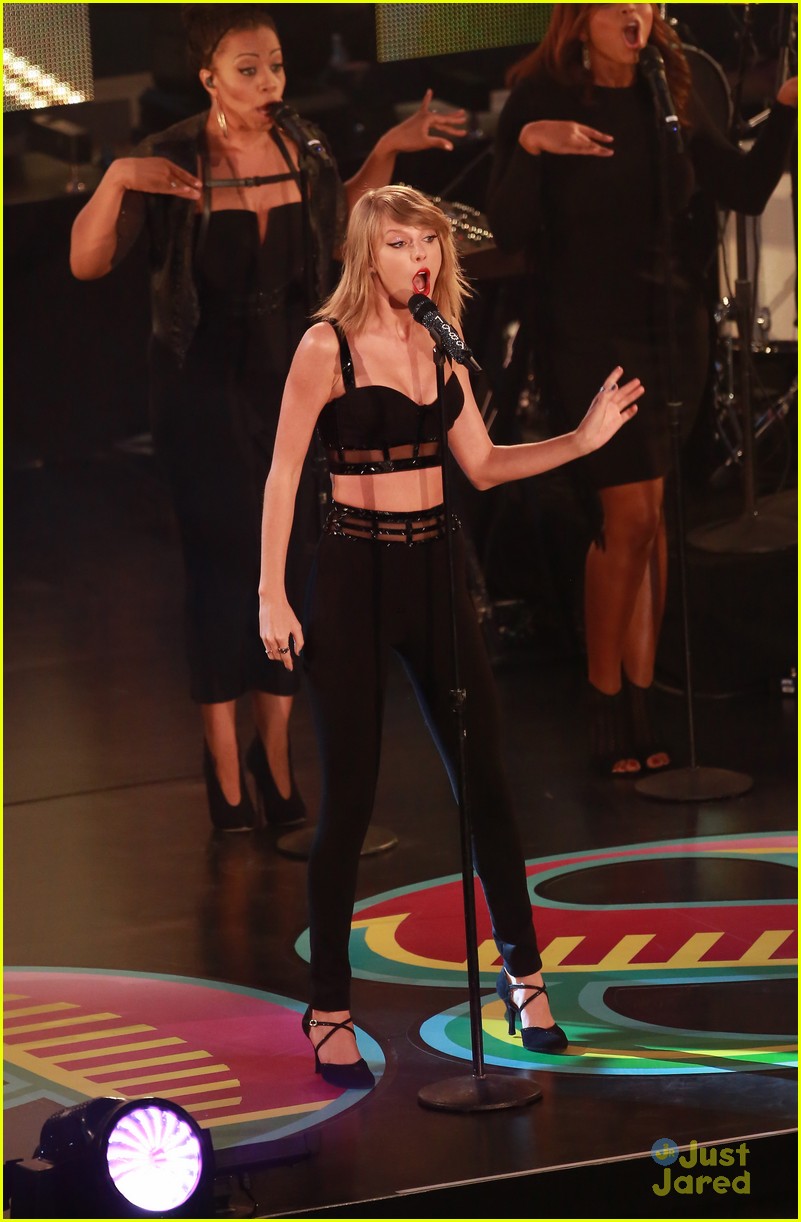taylor swift out of woods live video jimmy kimmel 23