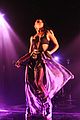 fka twigs toned arms on display at london concert 05