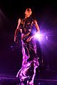 fka twigs toned arms on display at london concert 07