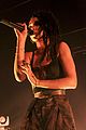 fka twigs toned arms on display at london concert 14