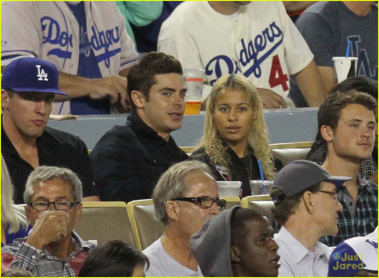 zac efron sami miro went to a dodgers game last month 02