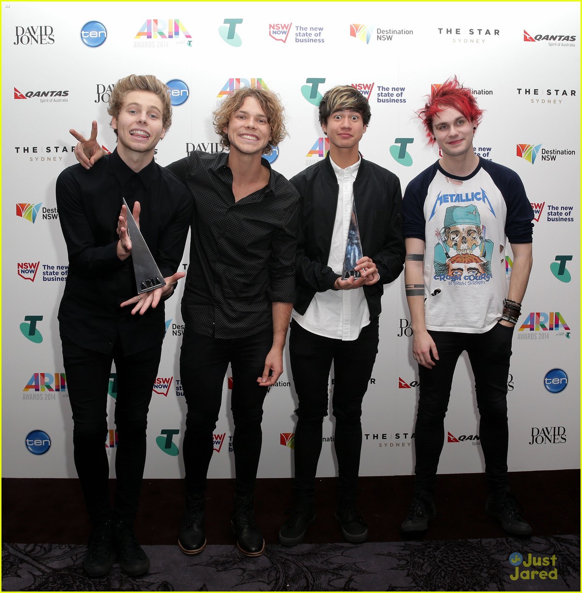 5 seconds of summer 2014 aria awards performance 04