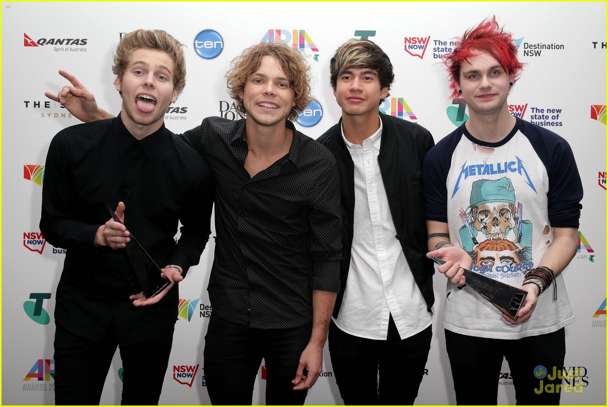 5 seconds of summer 2014 aria awards performance 19