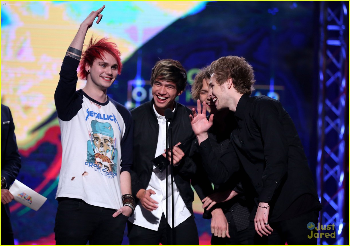 5 seconds of summer 2014 aria awards performance 21