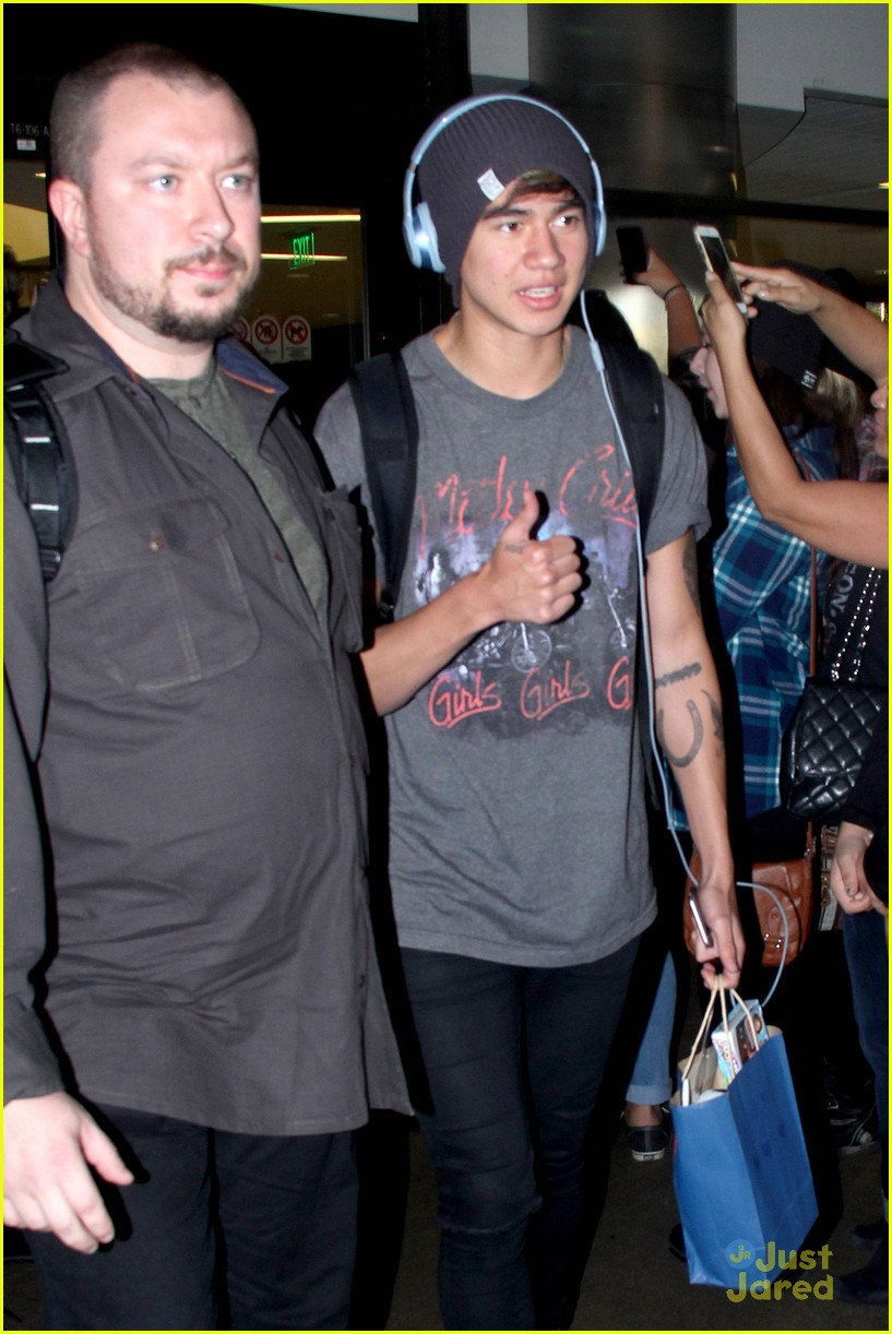 5 seconds summer lax fan filled arrival 09