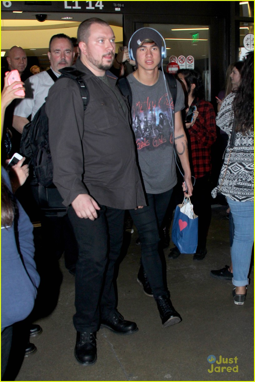 5 seconds summer lax fan filled arrival 11