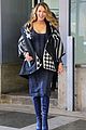 blake lively baby bump out about 02