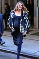 blake lively baby bump out about 06