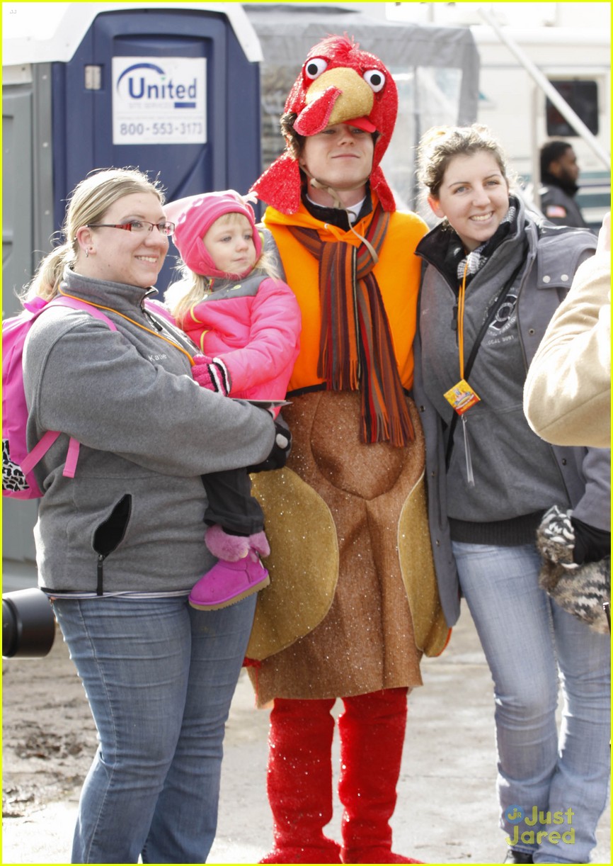 charlie mcdermott turkey costume philly parade 01