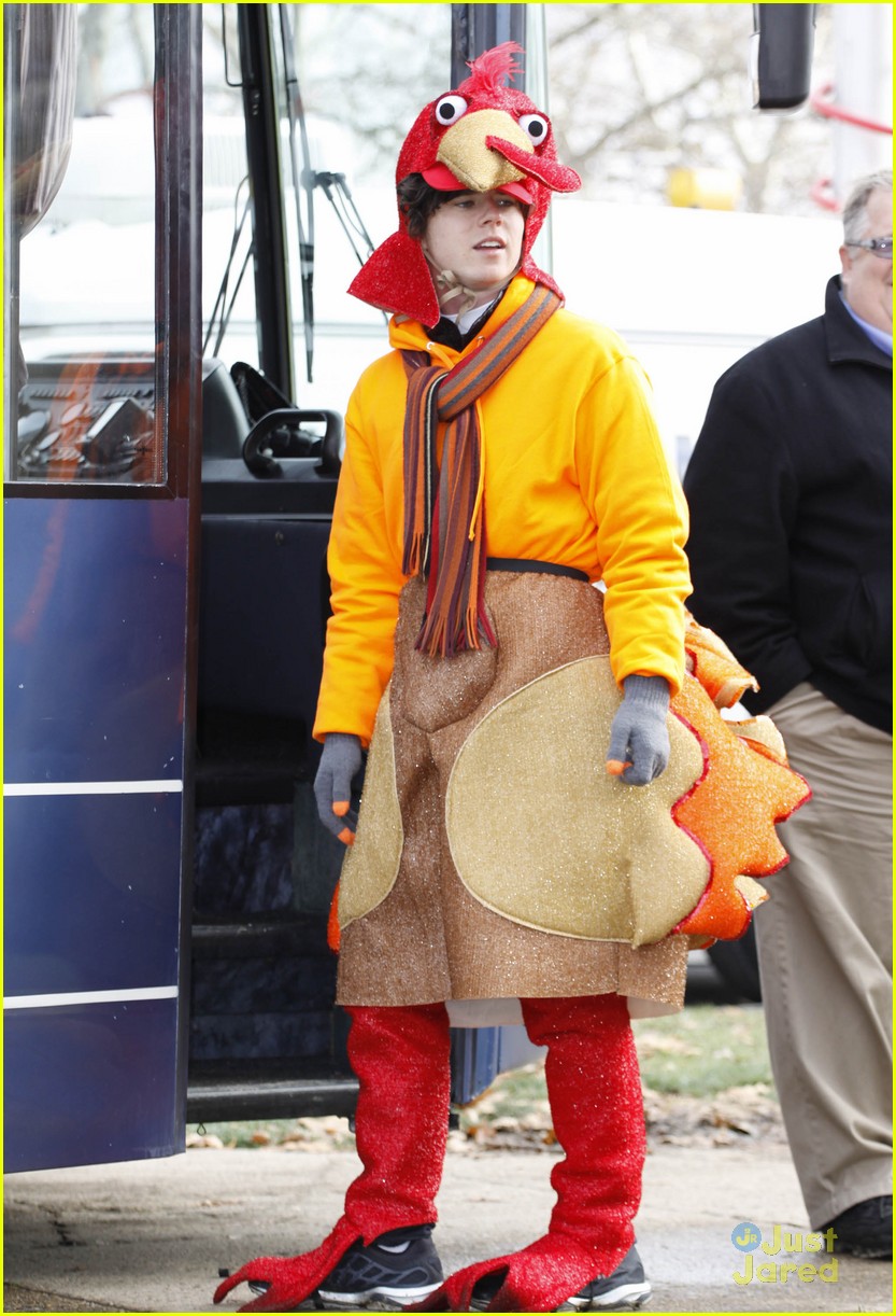 charlie mcdermott turkey costume philly parade 04