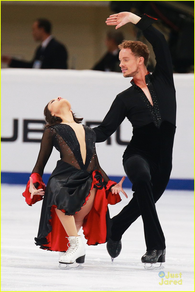madison chock evan bates win rostelcom cup russia pairs 04