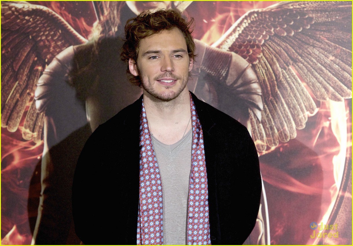 sam claflin opens up on giving up soccer dream 16