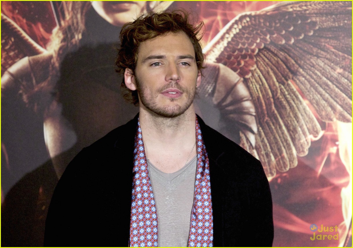sam claflin opens up on giving up soccer dream 17