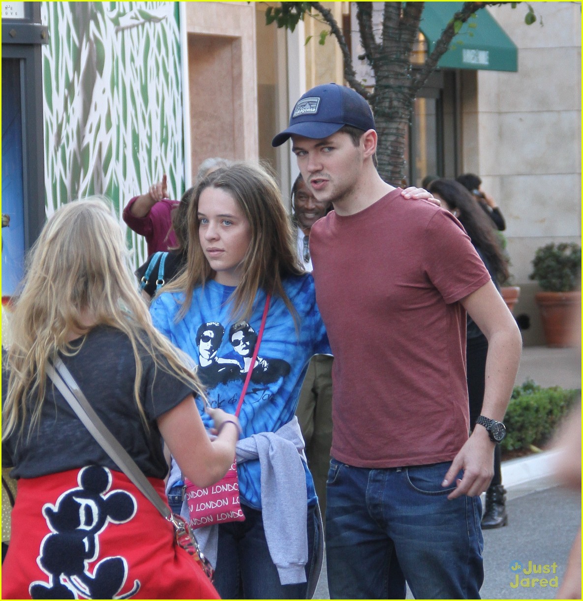 damian mcginty glee fans the grove 02