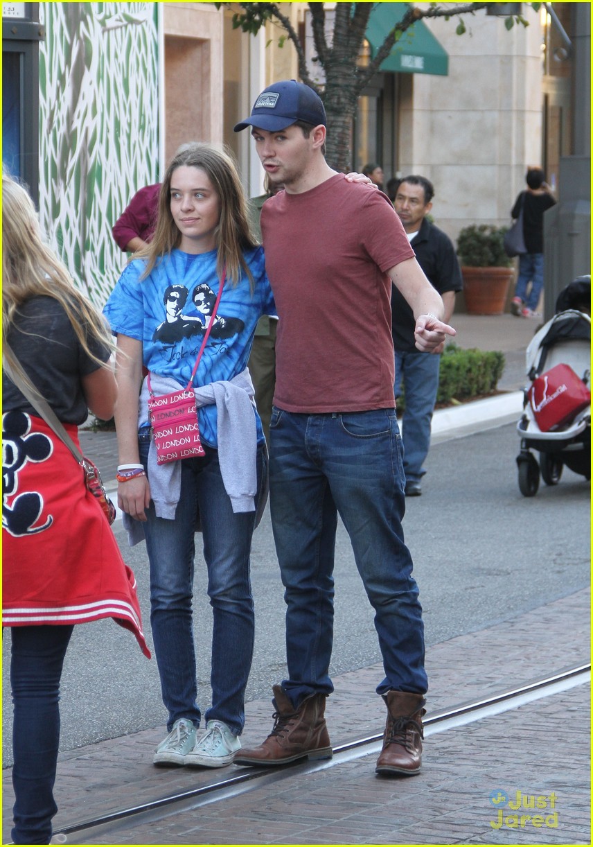 damian mcginty glee fans the grove 10