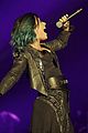 demi lovato manchester concert workout on stage 08