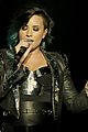 demi lovato manchester concert workout on stage 13