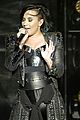 demi lovato manchester concert workout on stage 22