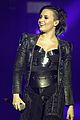 demi lovato manchester concert workout on stage 25