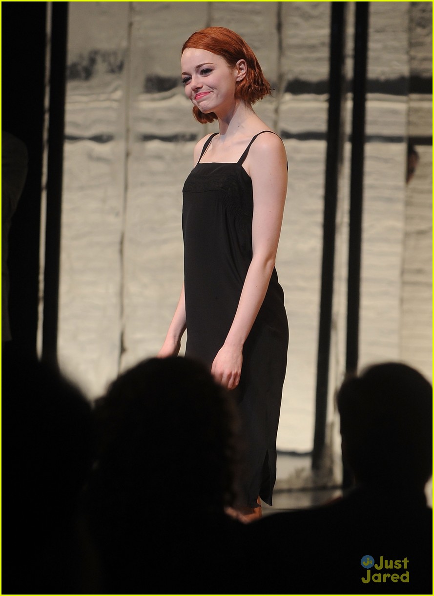emma stone takes her opening night bow in cabaret 11