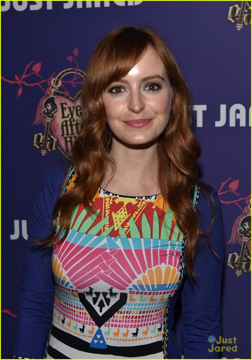 kaitlyn dever ahna oreilly just jared homecoming dance 15