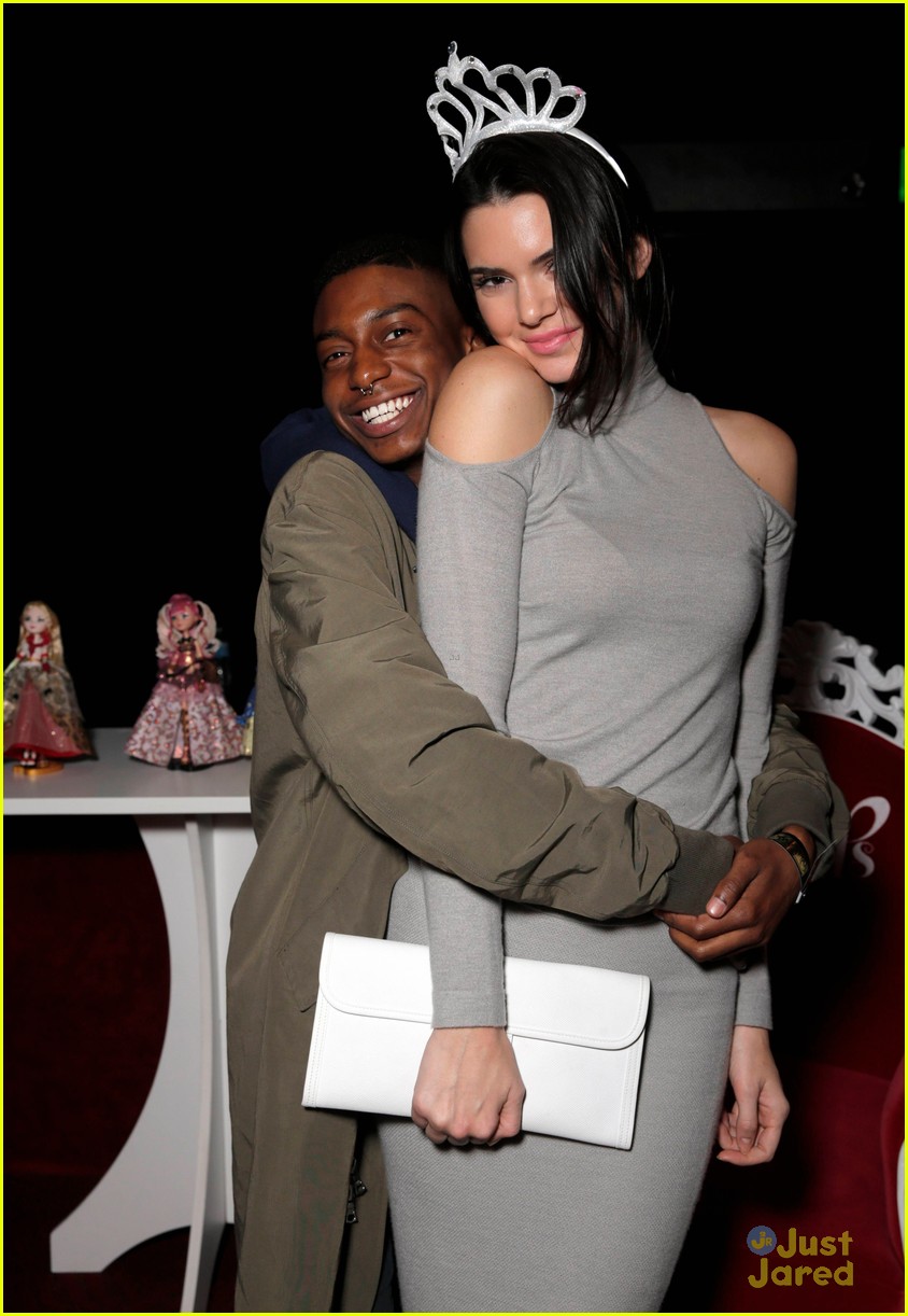 kendall jenner just jared homecoming dance 02