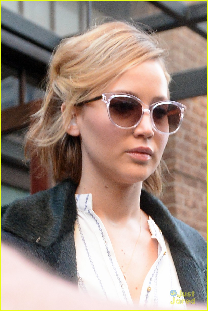 jennifer lawrence heads to gma to reunite with trio 04