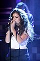 lorde performs on jimmy fallon 02
