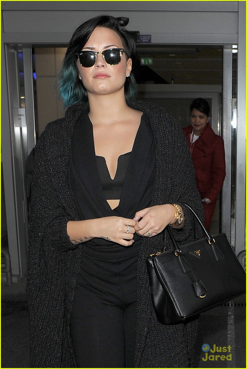 demi lovato excited to see european lovatics 04