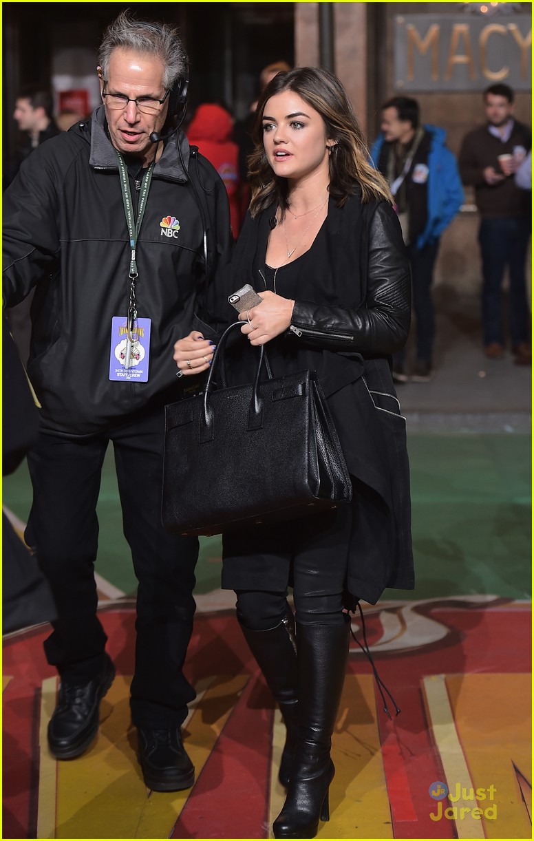 lucy hale dan shay thanksgiving parade rehearsals 09