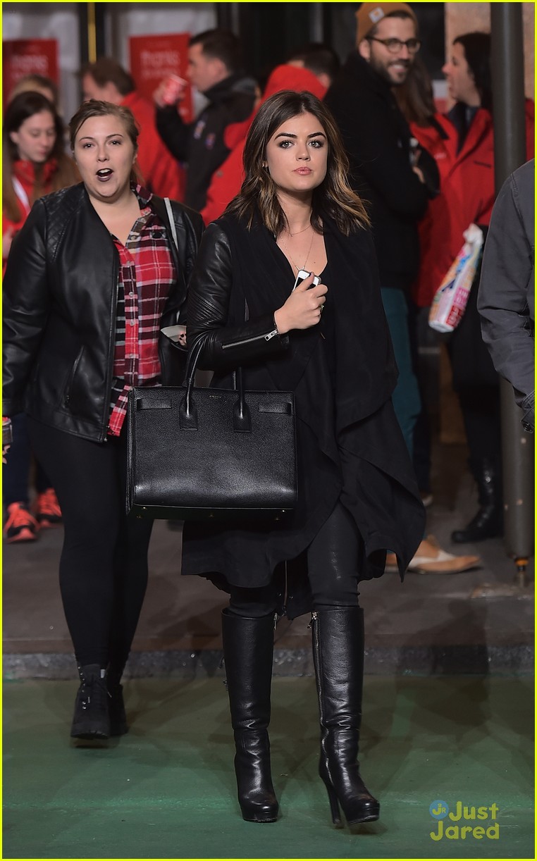 lucy hale dan shay thanksgiving parade rehearsals 10