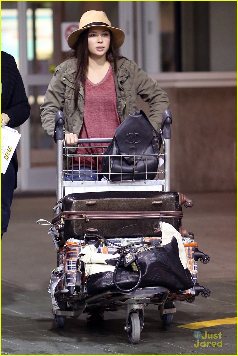 malese jow vancouver arrival for flash 02