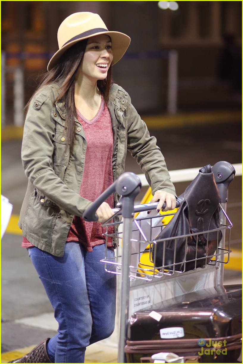 malese jow vancouver arrival for flash 04